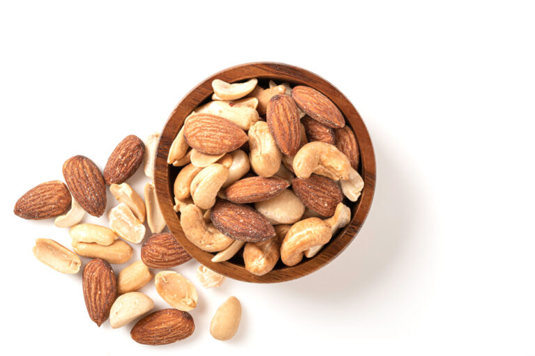 Cashews vs. Almonds Nutritional Benefits and Differences