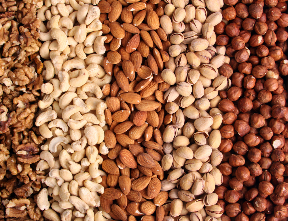 Nuts Mixed with almonds and cashews